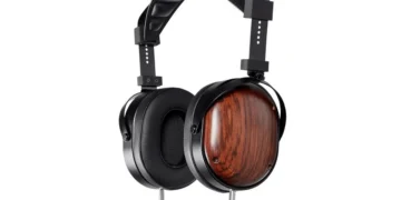 Monoprice Monolith M565C - front design view