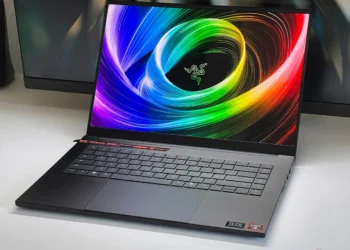 Razer Blade 16 (2025 Edition) - front design view