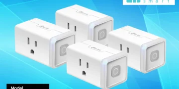 TP-Link Kasa Smart Plug HS103P4 - in-use shot