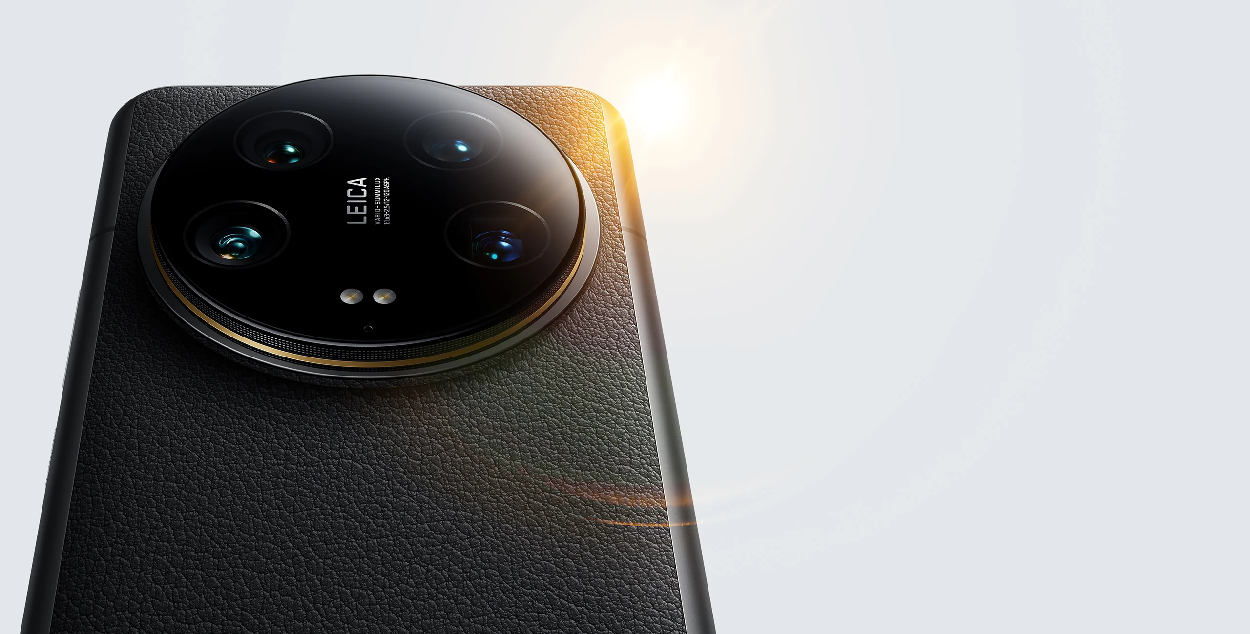 Xiaomi 14 Ultra - side profile Xiaomi 14 Ultra - side profile