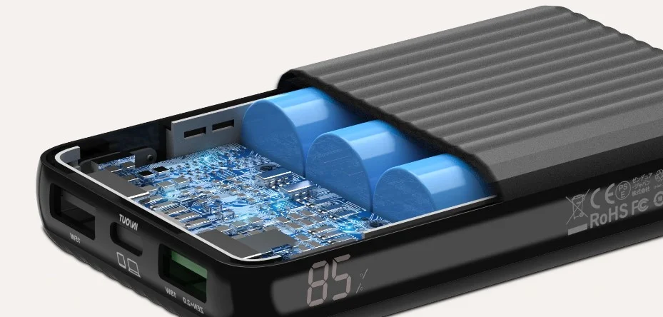 Zendure SuperMini 10000mAh - in-use shot Zendure SuperMini 10000mAh - in-use shot