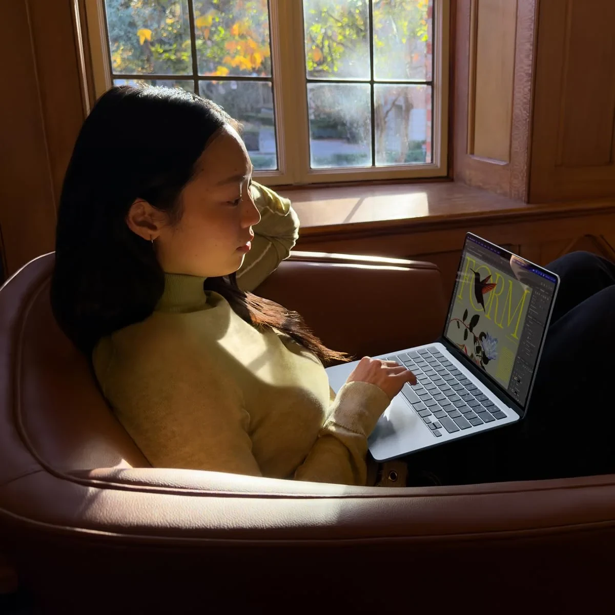 Apple MacBook Air 13-inch (M5, 2026) — Amazon gallery image 2