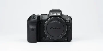 Canon EOS R6 Mark III - front design view