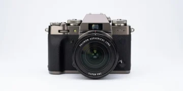 Fujifilm X-T6 - front design view