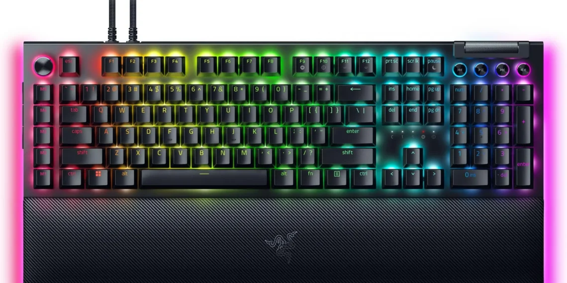 Razer BlackWidow V4 Pro — official Amazon product image