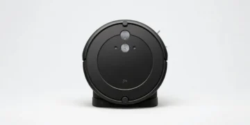 Roomba j9+ Ultra - front design view