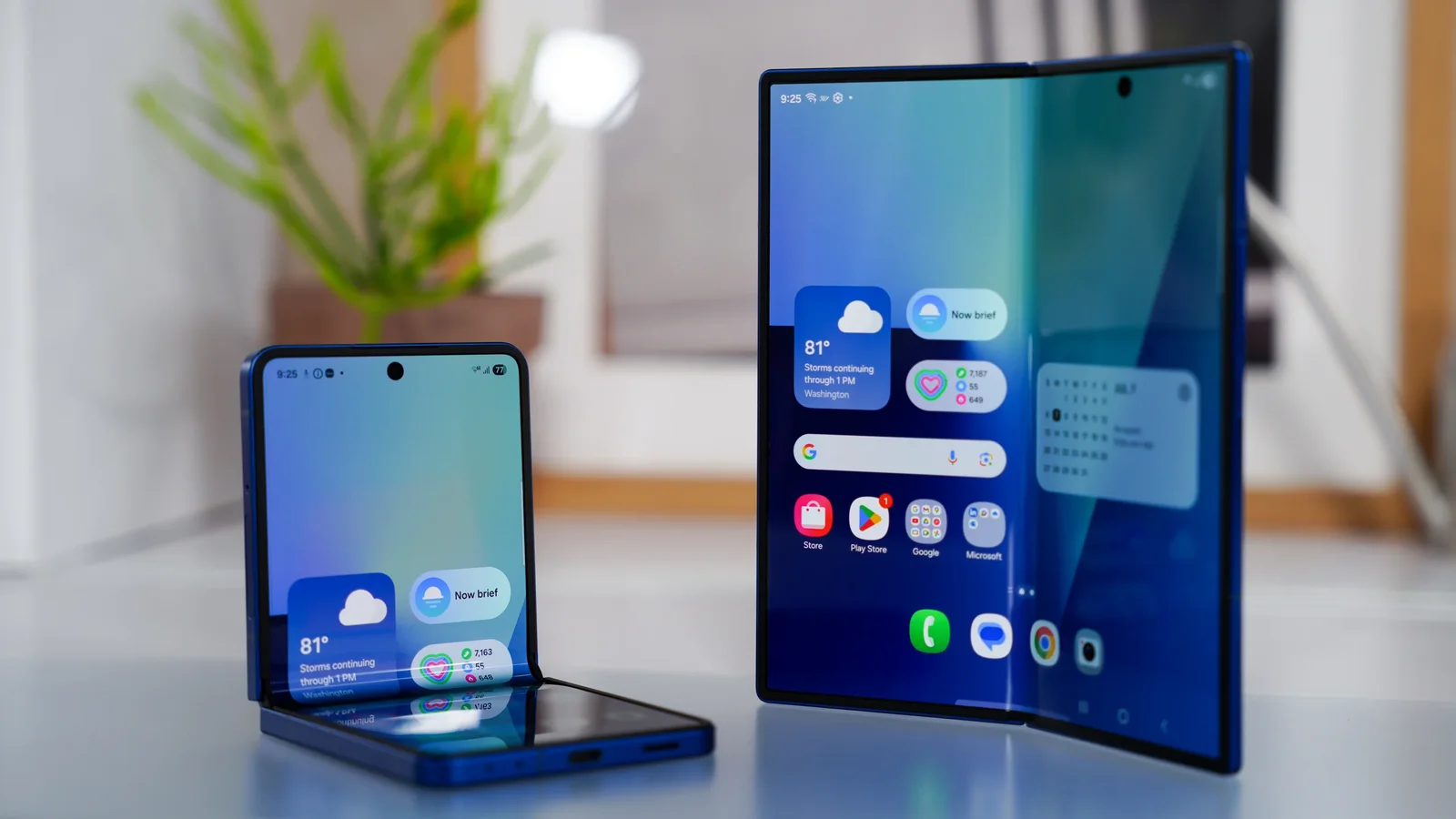 Samsung Galaxy Z Fold 7 - side profile