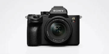 Sony A7R VI - front design view