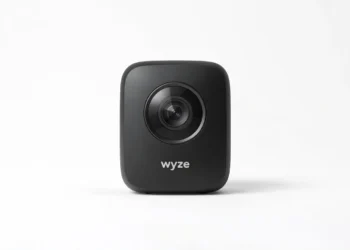 Wyze Cam v4 - front design view